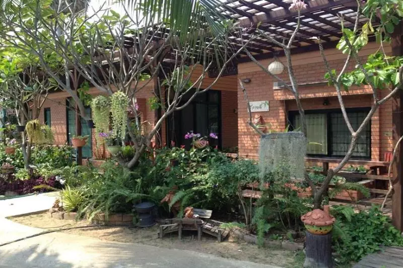 Hotelli Bangchong Marina Resort