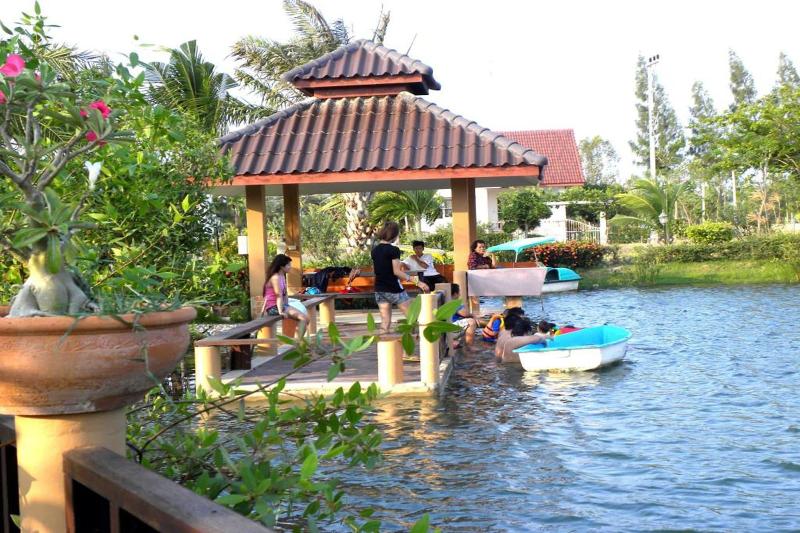 فندق Bangchong Marina Resort