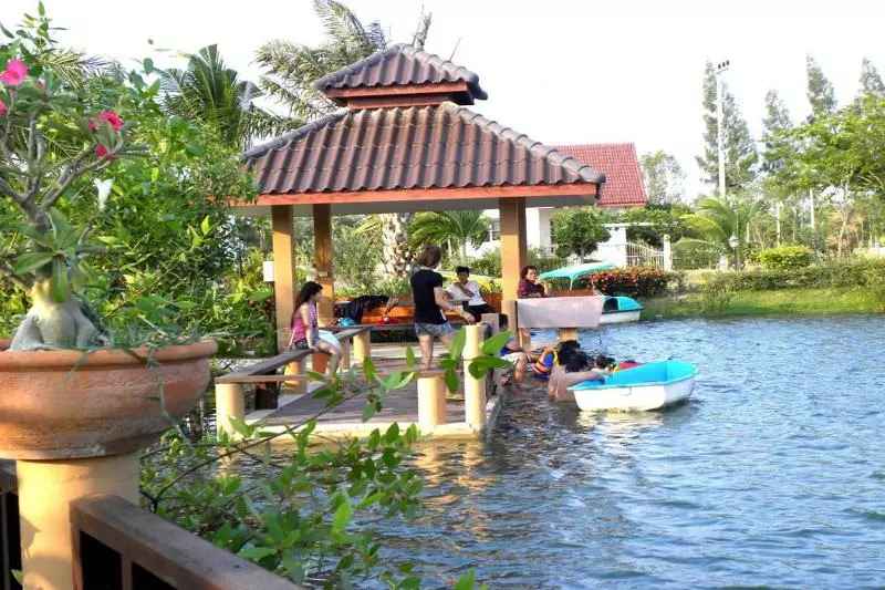 Hotelli Bangchong Marina Resort