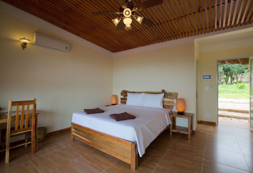 هتل Mango Beach Resort