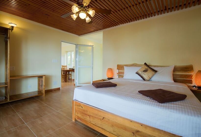 هتل Mango Beach Resort