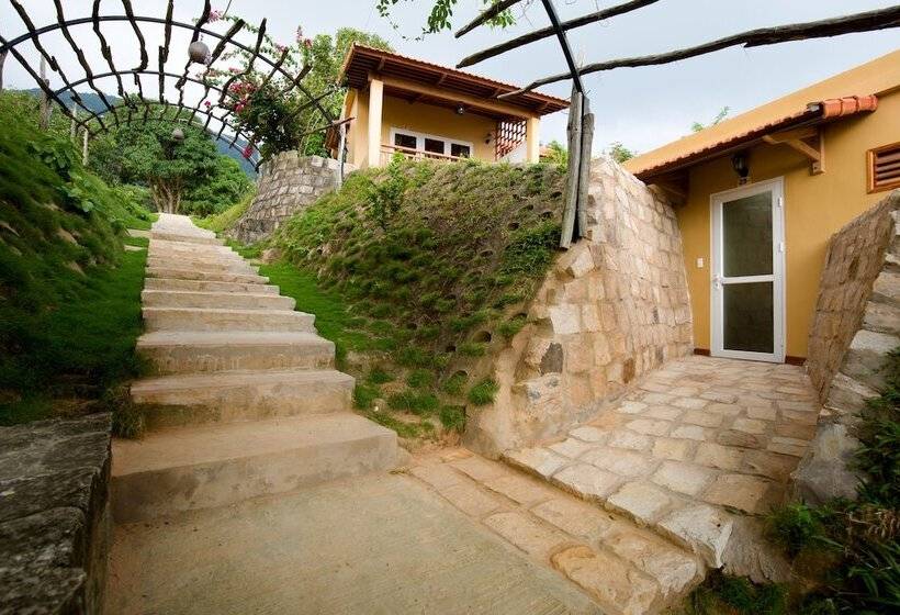 هتل Mango Beach Resort