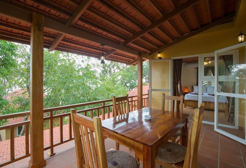 هتل Mango Beach Resort