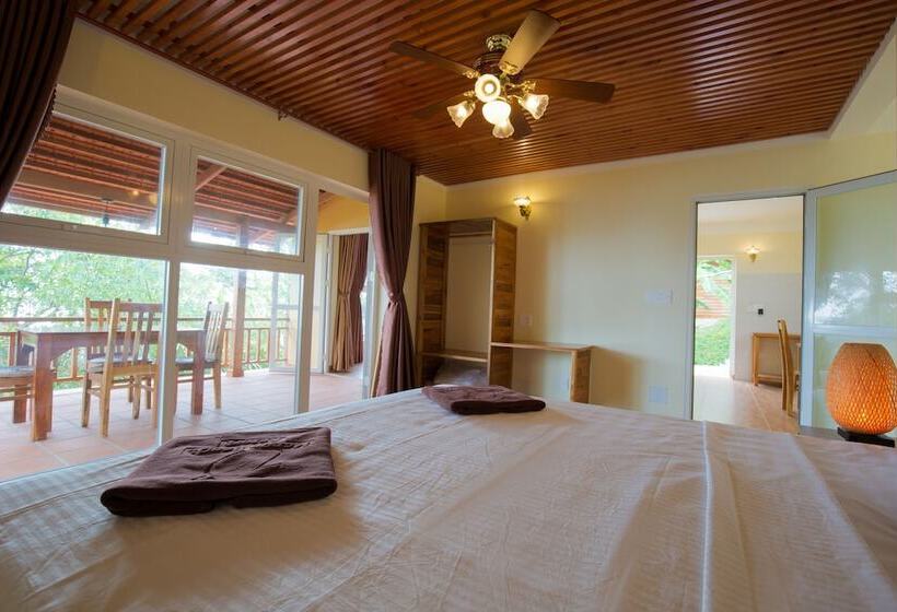 هتل Mango Beach Resort