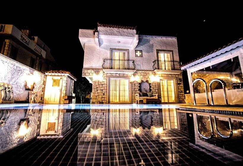 هتل Naz Konak Alacati