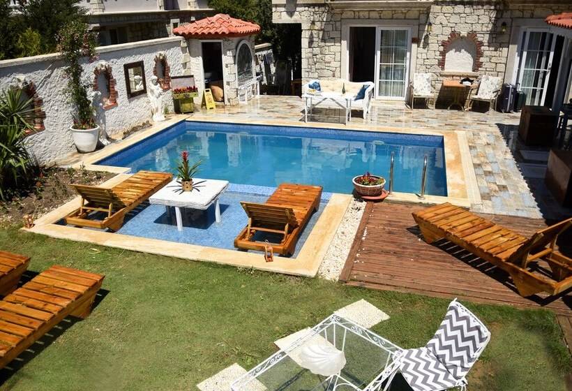 هتل Naz Konak Alacati