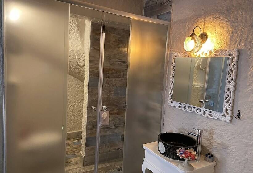 هتل Naz Konak Alacati