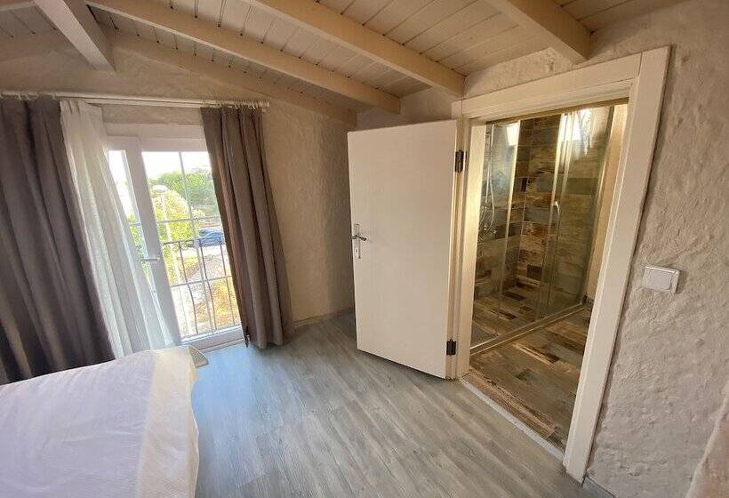 هتل Naz Konak Alacati