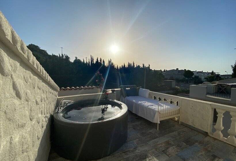 هتل Naz Konak Alacati