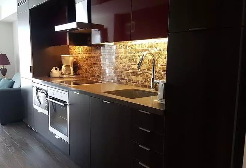 Park Suites Toronto Front Street West