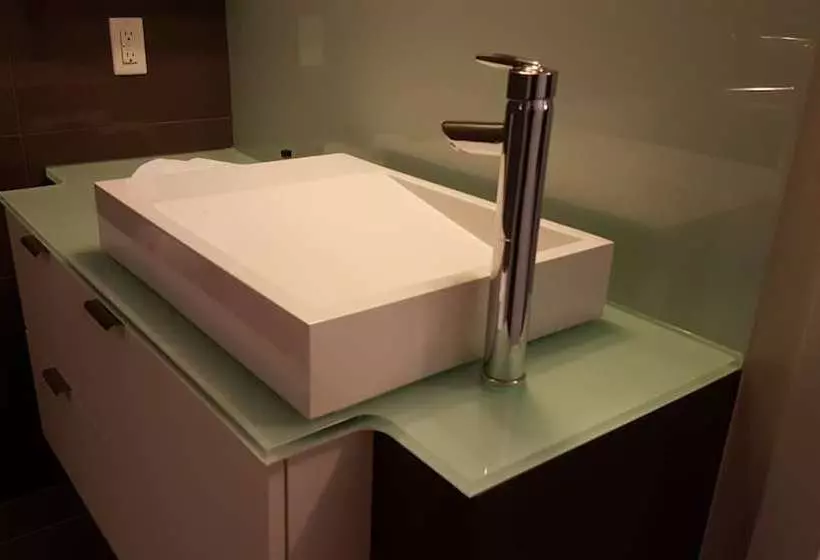 Park Suites Toronto Front Street West