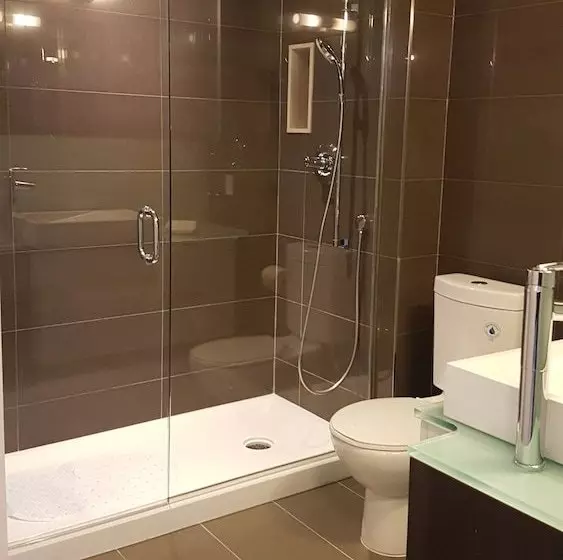 Park Suites Toronto Front Street West