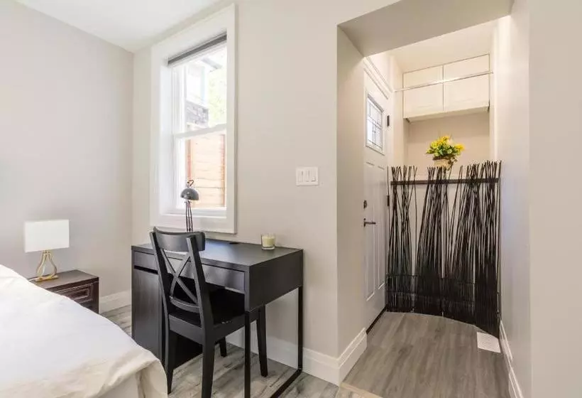 پانسیون Elevate Rooms At Spadina&bloor
