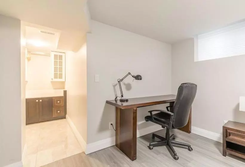 پانسیون Elevate Rooms At Spadina&bloor