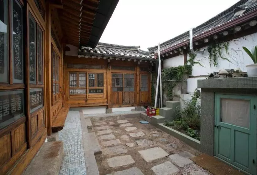 Majatalo Nuri Hanok Guesthouse