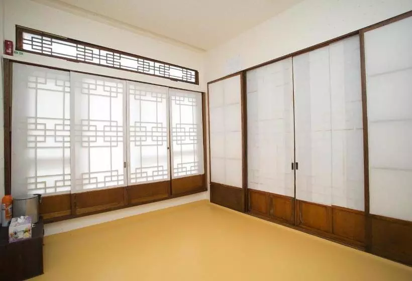 Majatalo Nuri Hanok Guesthouse
