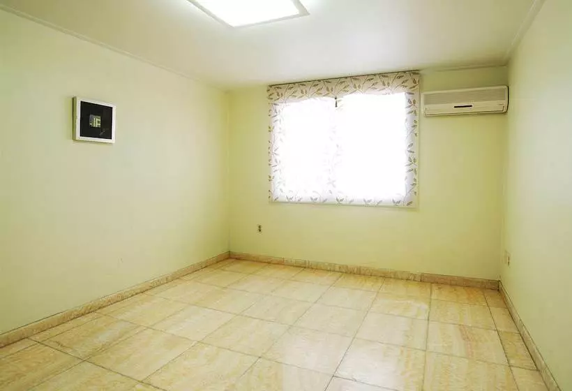 ペンション Silk Road