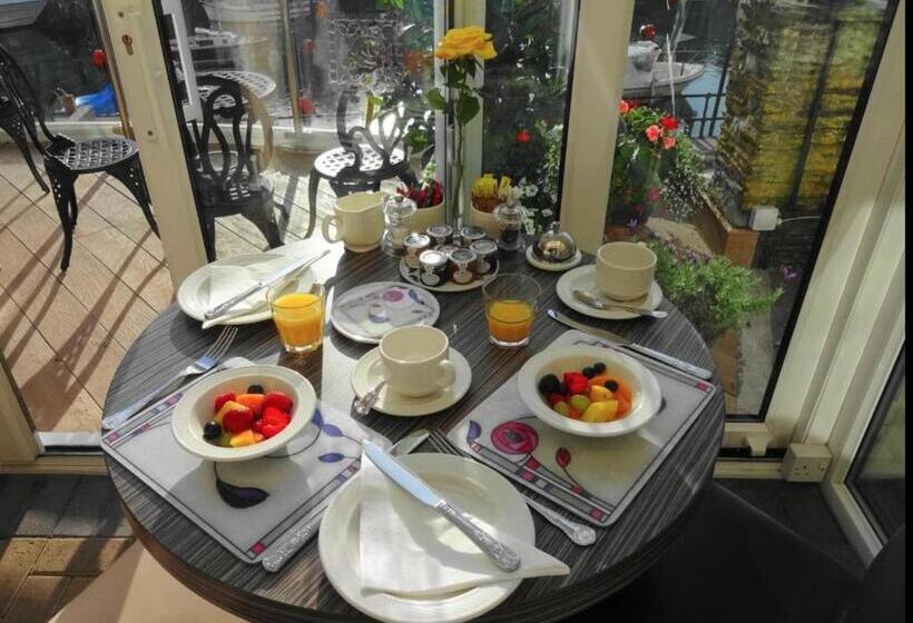 Pensão The Old Bridge House