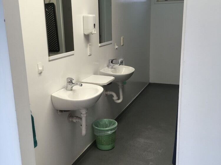 252 Beachside Motels & Holiday Park