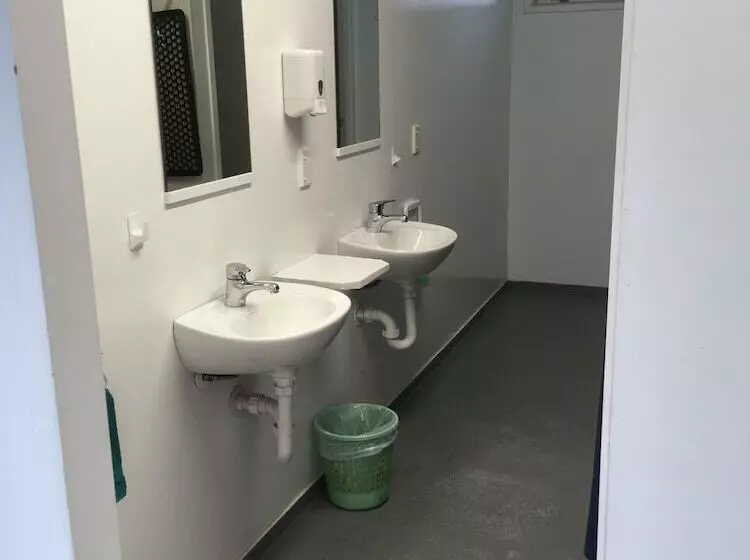 252 Beachside Motels & Holiday Park