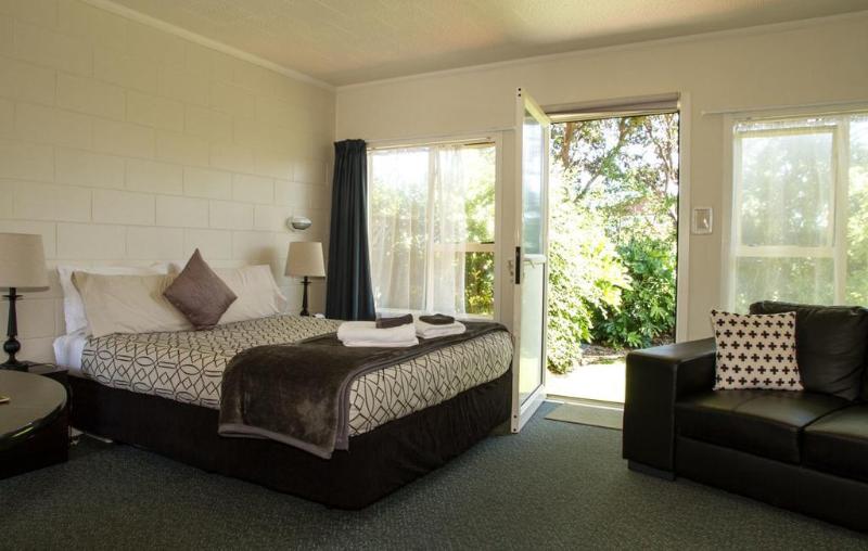 252 Beachside Motels & Holiday Park