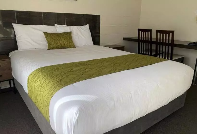 Hotel Admirals Motor Inn