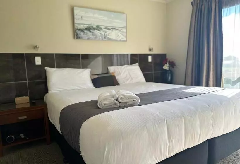 Hotel Admirals Motor Inn