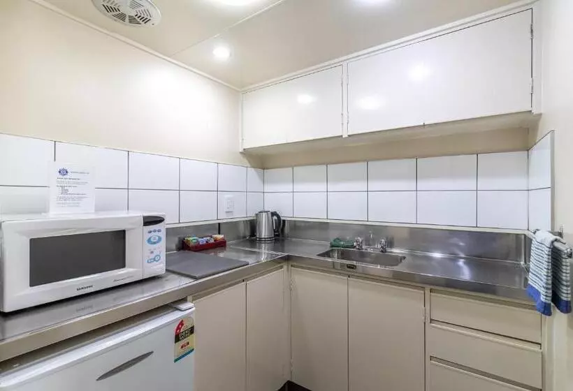 Hotel Admirals Motor Inn