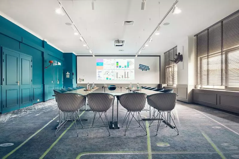 Отель Carlton President