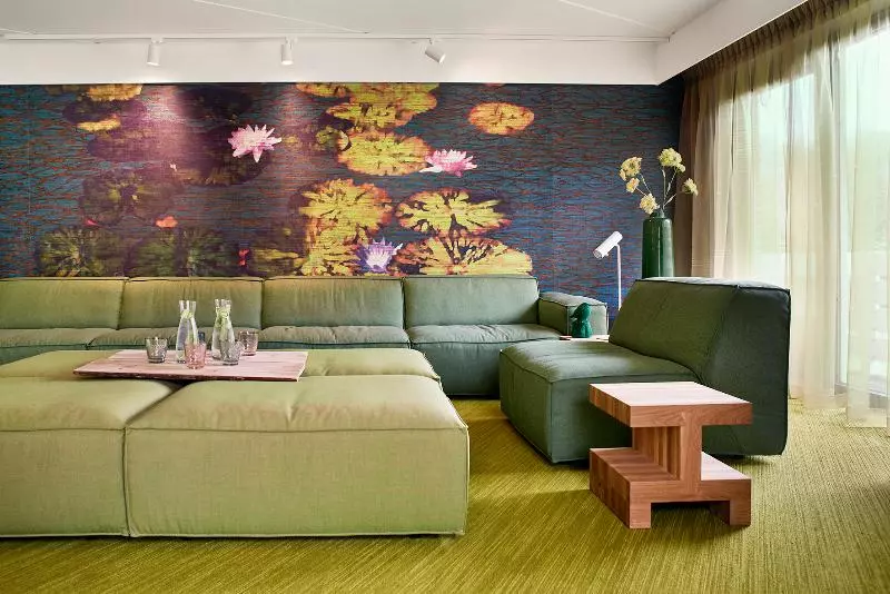 Отель Carlton President