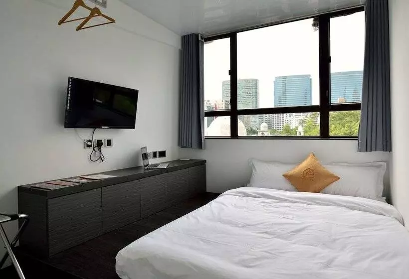 Atlas Hostel & Backpackers