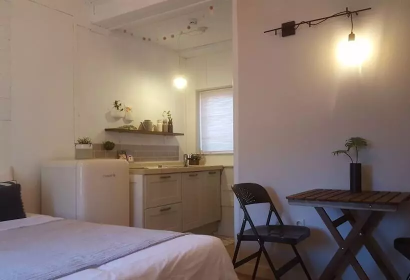 Adellna Pension