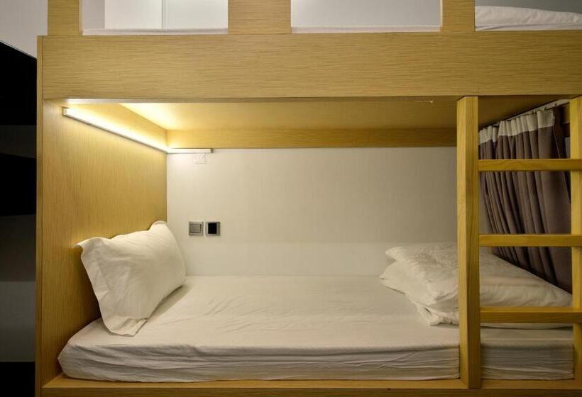 Atlas Hostel & Backpackers