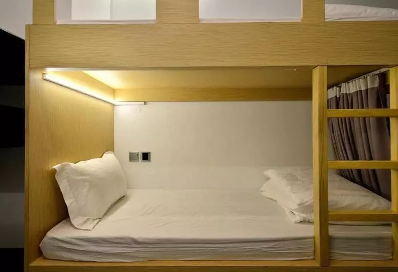 Atlas Hostel & Backpackers