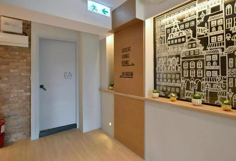 Atlas Hostel & Backpackers