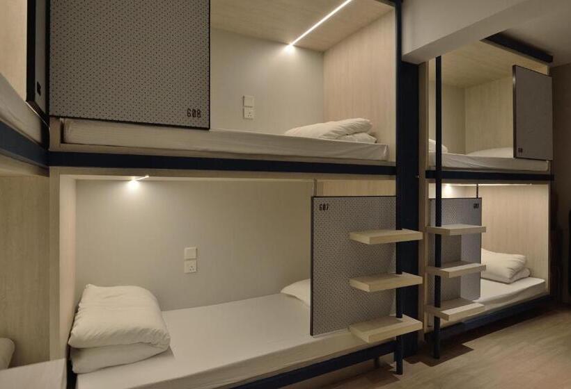 Atlas Hostel & Backpackers