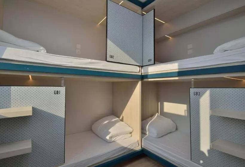 Atlas Hostel & Backpackers