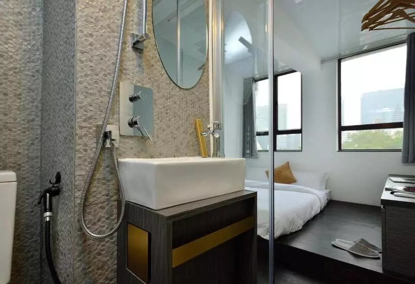 Atlas Hostel & Backpackers