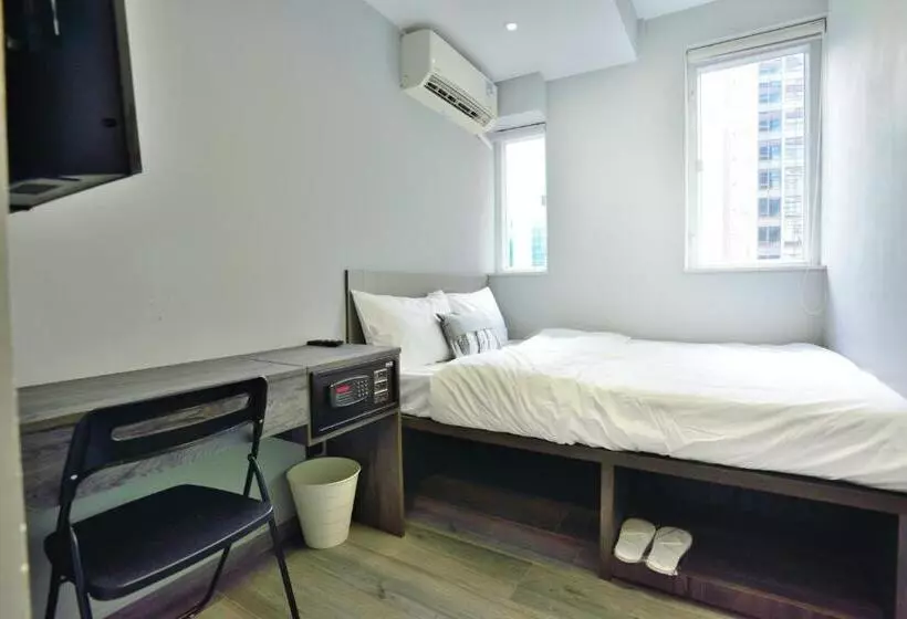 Atlas Hostel & Backpackers