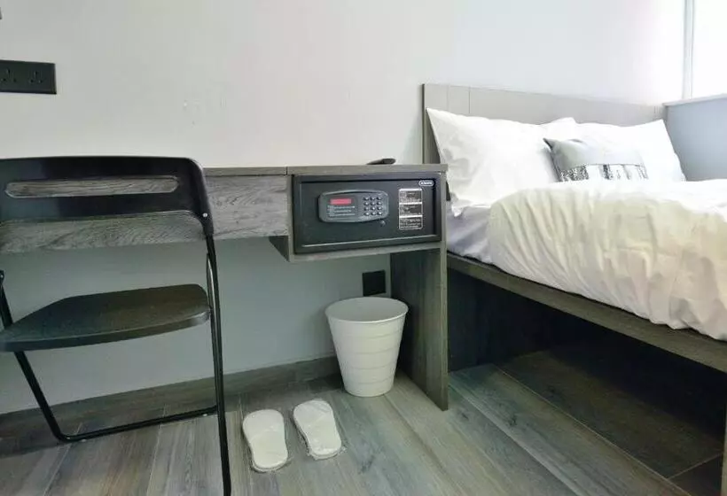 Atlas Hostel & Backpackers