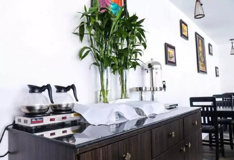 هتل Good Time Boutique