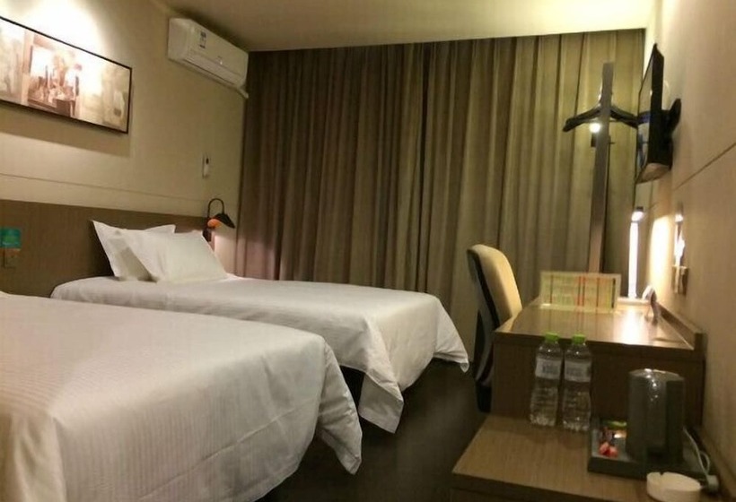 酒店 Jinjiang Inn Select Chifeng Railway Station