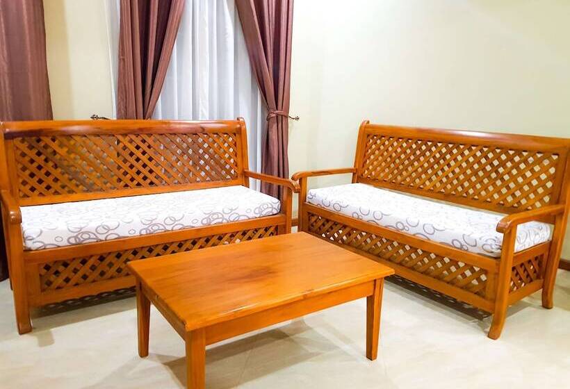 Отель Masailand Safari Lodge