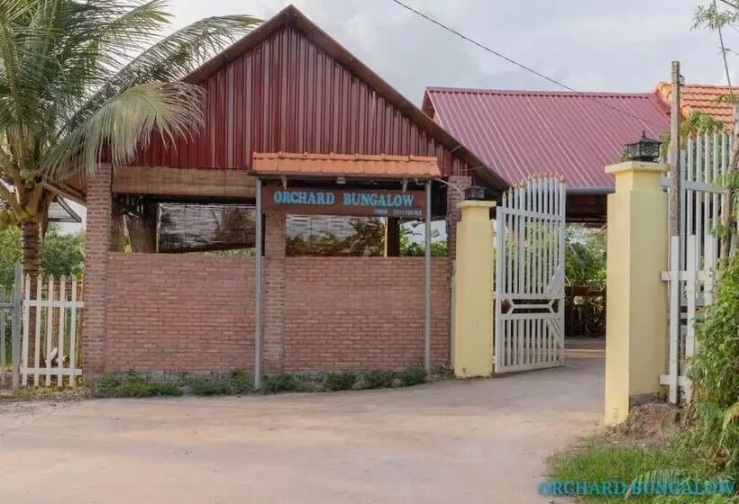 هتل Orchard Fruit Farm Bungalow