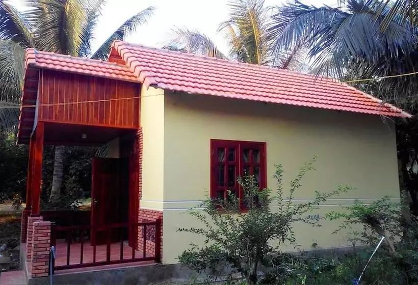 هتل Orchard Fruit Farm Bungalow