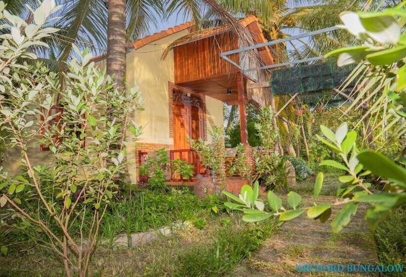 هتل Orchard Fruit Farm Bungalow