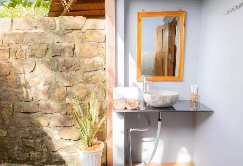 هتل Orchard Fruit Farm Bungalow