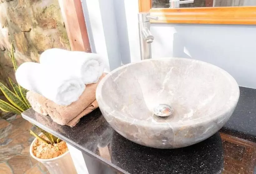 هتل Orchard Fruit Farm Bungalow