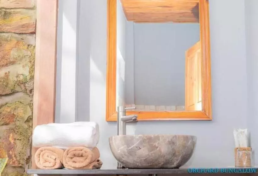 هتل Orchard Fruit Farm Bungalow