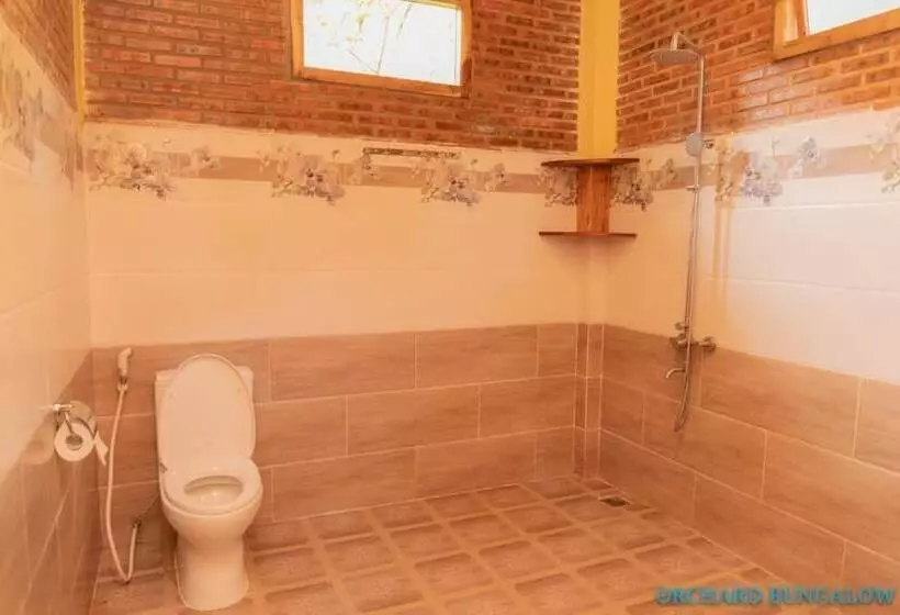 هتل Orchard Fruit Farm Bungalow